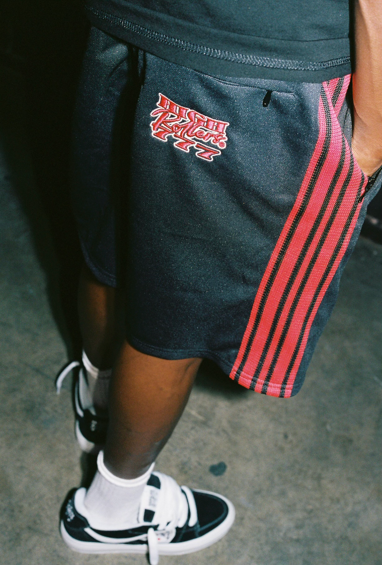 Motion Trackshorts - Black/Red